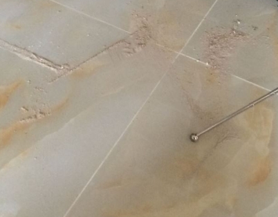 互助瓷砖空鼓维修公司分享粘合剂选择不当在瓷砖铺贴过程中可能导致以下问题