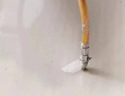 互助瓷砖空鼓维修公司专业解答在瓷砖铺贴过程中，如果使用的砂料过粗（如全部使用了粗砂），可能会导致以下问题